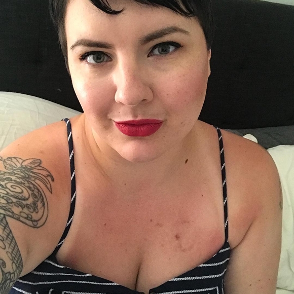 Meet your Posher, Mariel - Picture 1 of 1